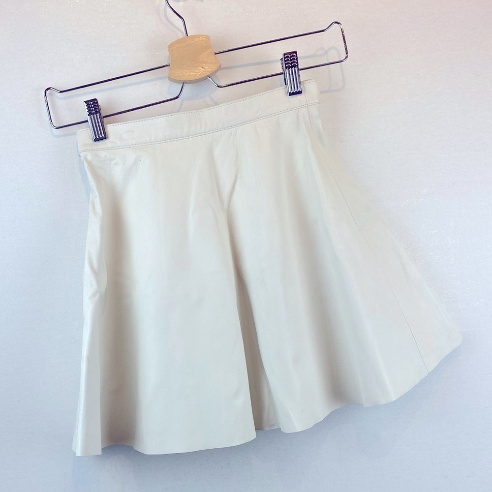American Apparel - NWT dead stock cream genuine leather pleated mini skirt 💛